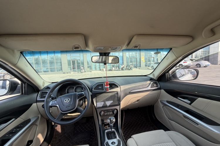 Used BAIC Senova D70 2013 2.0T Comfort Edition Interior 4
