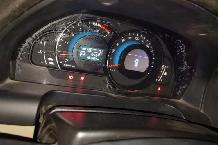 Used BAIC Senova D70 2013 2.0T Comfort Edition Odometer Close Up