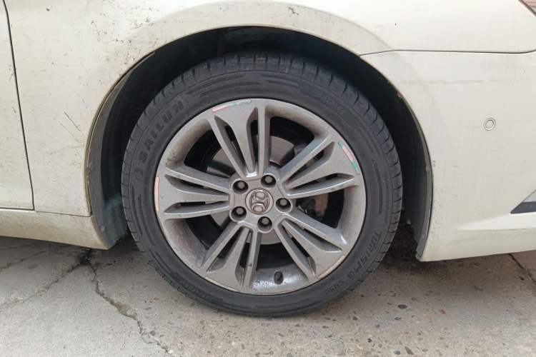 Used BAIC Senova D70 2013 2.0T Luxury Edition Right Front Wheel Hub