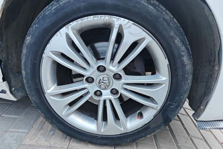 Used BAIC Senova D70 2013 1.8T Government Edition Right Front Wheel Hub