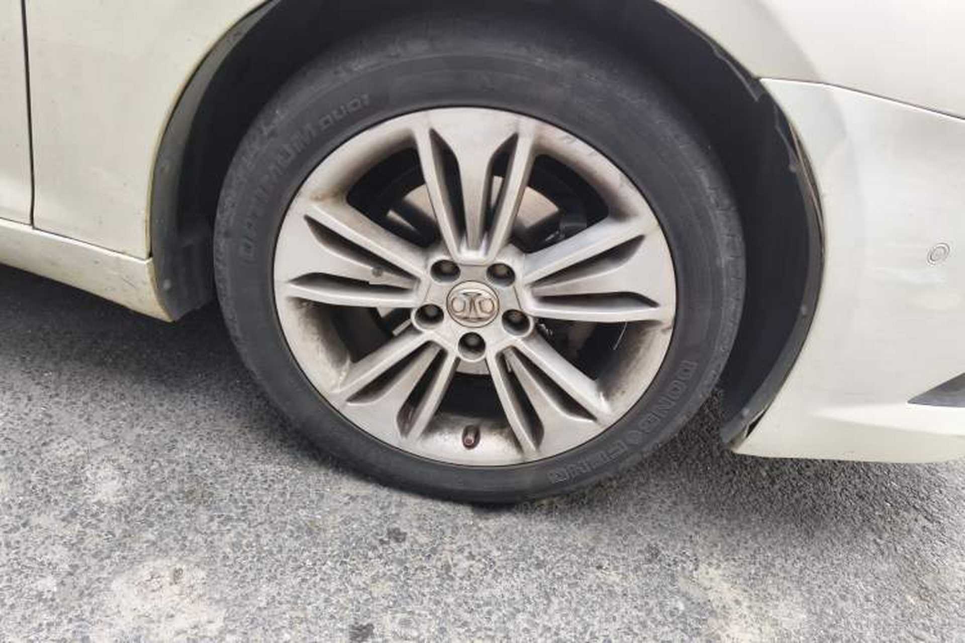 Used BAIC Senova D70 2013 2.0T Comfort Edition Right Front Wheel Hub