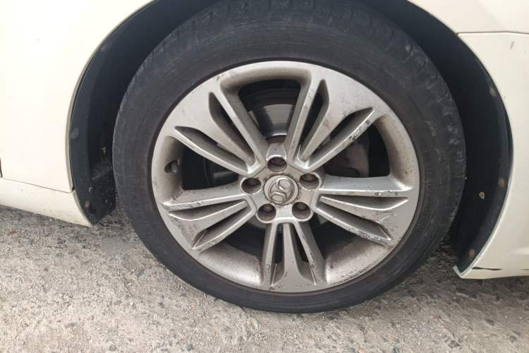 Used BAIC Senova D70 2013 2.0T Comfort Edition Right Front Wheel Hub