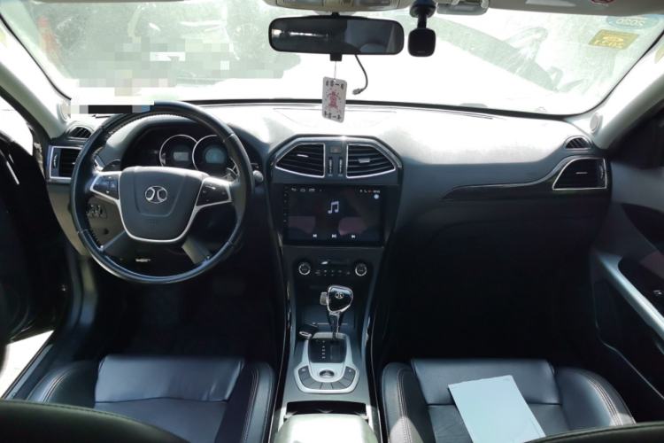 Used BAIC Senova D70 2018 Performance Version 1.8T Comfort Version Center Console