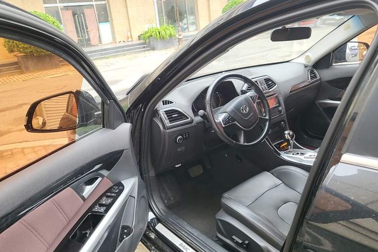 Used BAIC Senova D70 2018 Performance Version 1.8T Comfort Version Driver Seat