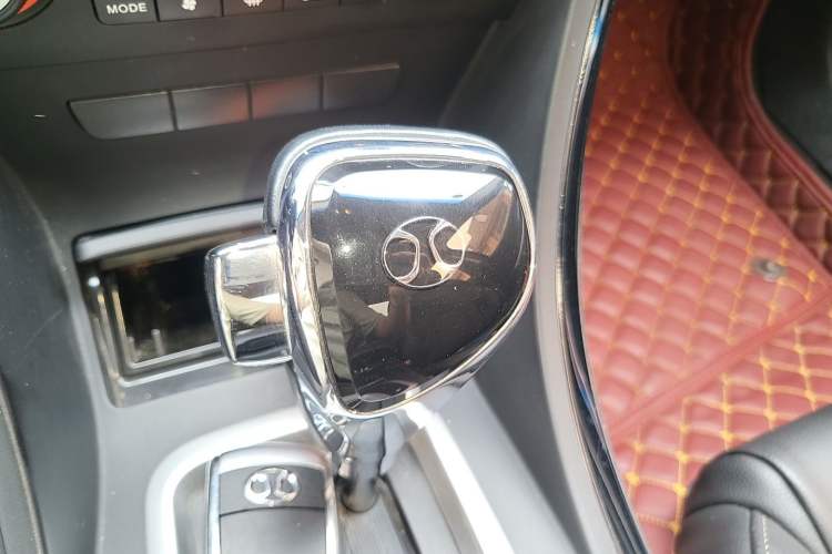 Used BAIC Senova D70 2018 Performance Version 1.8T Comfort Version Gear Lever