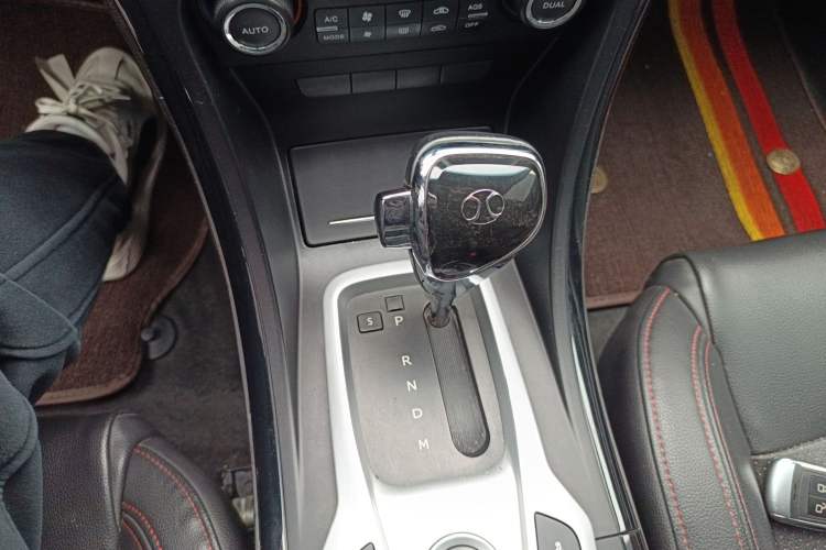 Used BAIC Senova D70 2018 Performance Edition 1.8T Prestige Edition Gear Lever