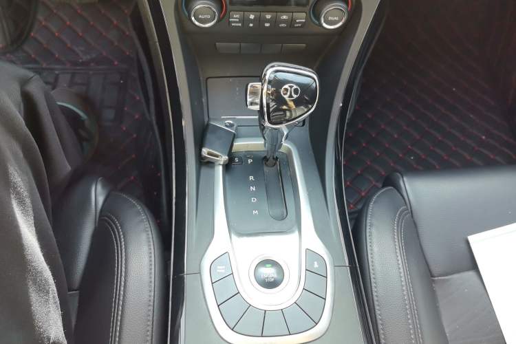 Used BAIC Senova D70 2018 Performance Version 1.8T Comfort Version Gear Lever