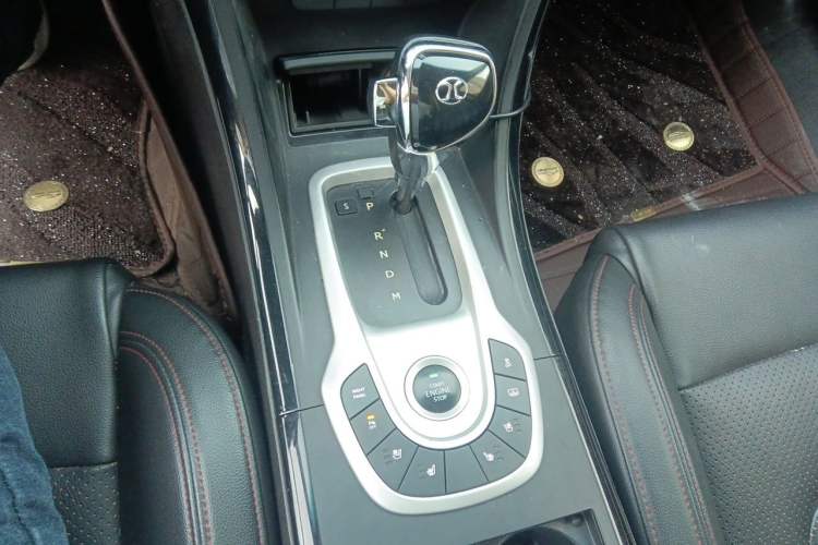 Used BAIC Senova D70 2018 Performance Edition 1.8T Prestige Edition Gear Lever