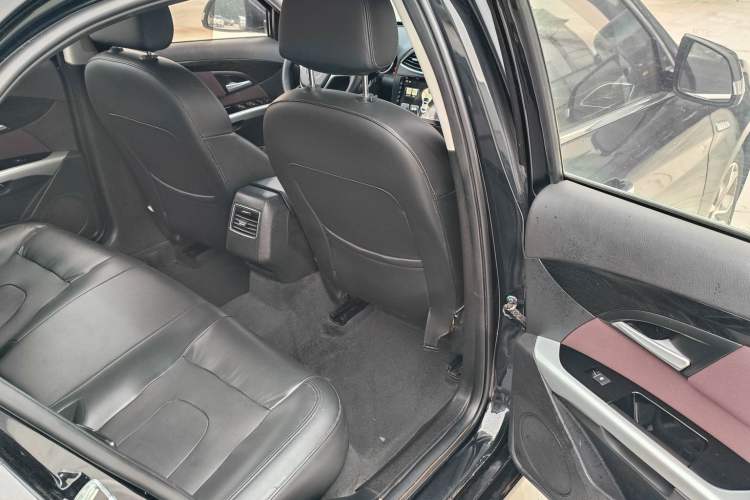 Used BAIC Senova D70 2018 Performance Version 1.8T Comfort Version Interior 10