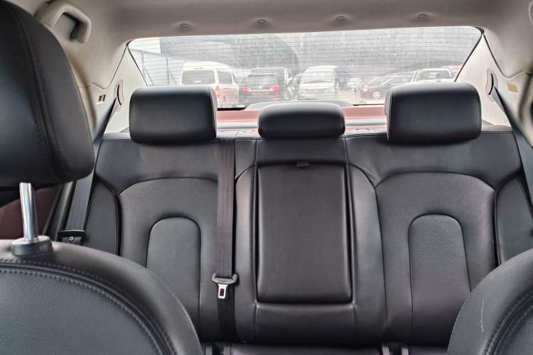 Used BAIC Senova D70 2018 Performance Version 1.8T Comfort Version Interior 13