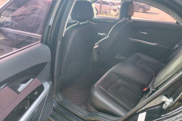Used BAIC Senova D70 2018 Performance Version 1.8T Comfort Version Interior 2