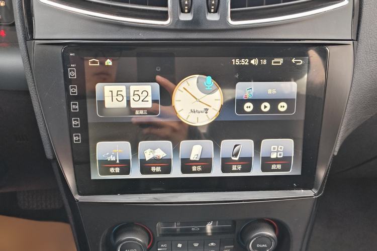 Used BAIC Senova D70 2018 Performance Version 1.8T Comfort Version Interior 2