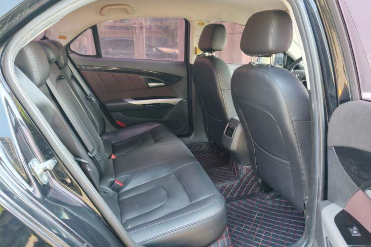 Used BAIC Senova D70 2018 Performance Version 1.8T Comfort Version Interior 4