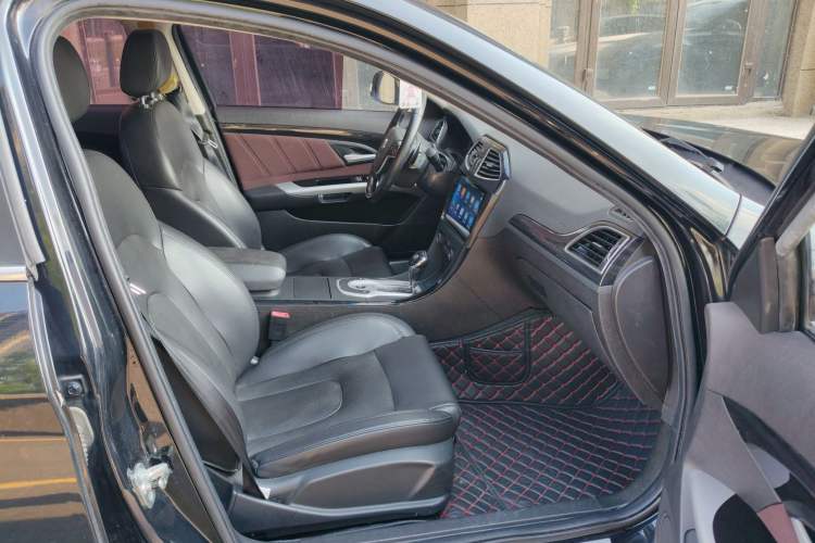 Used BAIC Senova D70 2018 Performance Version 1.8T Comfort Version Interior 5