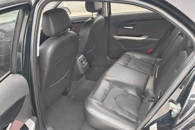 Used BAIC Senova D70 2018 Performance Version 1.8T Comfort Version Interior 6