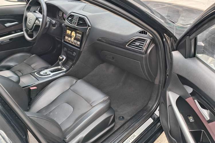 Used BAIC Senova D70 2018 Performance Version 1.8T Comfort Version Interior 8