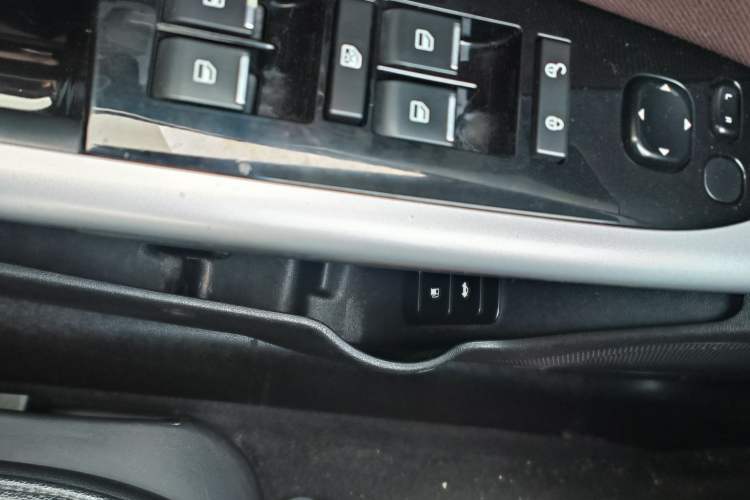 Used BAIC Senova D70 2018 Performance Version 1.8T Comfort Version Interior 9