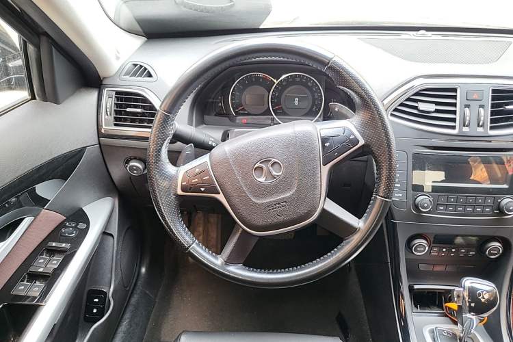 Used BAIC Senova D70 2018 Performance Version 1.8T Comfort Version Steering Wheel