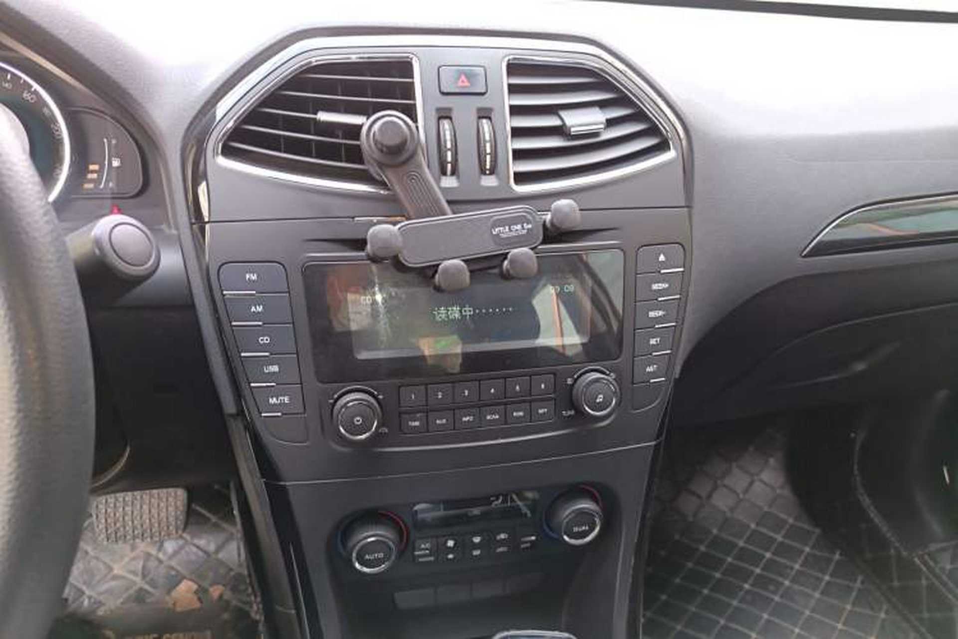 Used BAIC Senova D70 2018 Performance Version 1.8T Comfort Version Audio And AC Panel