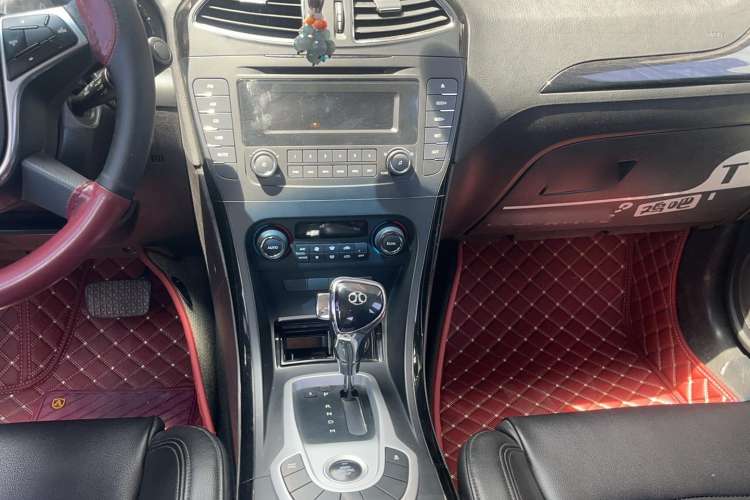 Used BAIC Senova D70 2018 Performance Version 1.8T Comfort Version Audio And AC Panel