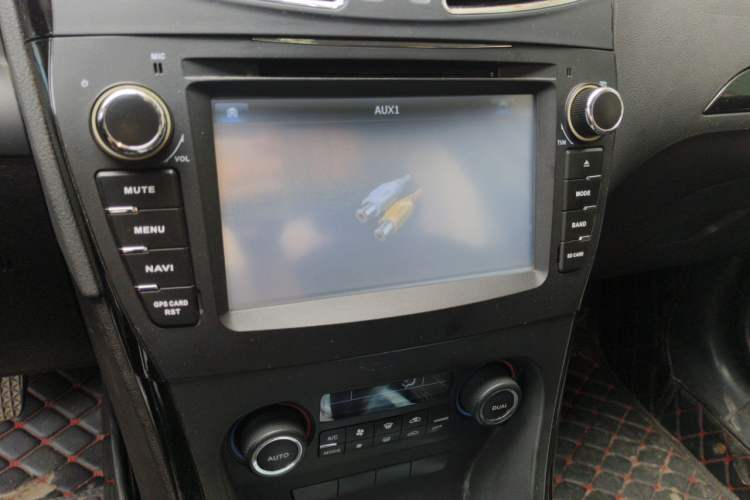 Used BAIC Senova D70 2018 Performance Version 1.8T Comfort Version Audio And AC Panel