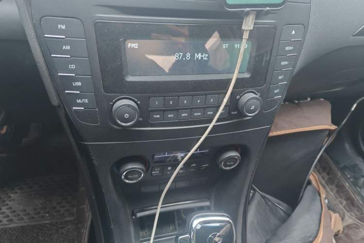 Used BAIC Senova D70 2018 Performance Version 1.8T Comfort Version Audio And AC Panel