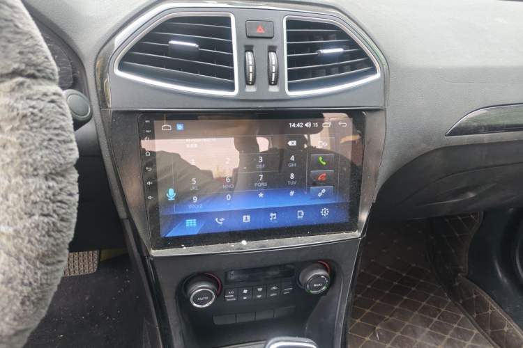 Used BAIC Senova D70 2018 Performance Version 1.8T Comfort Version Audio And AC Panel