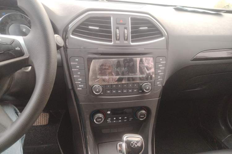 Used BAIC Senova D70 2018 Performance Version 1.8T Comfort Version Audio And AC Panel