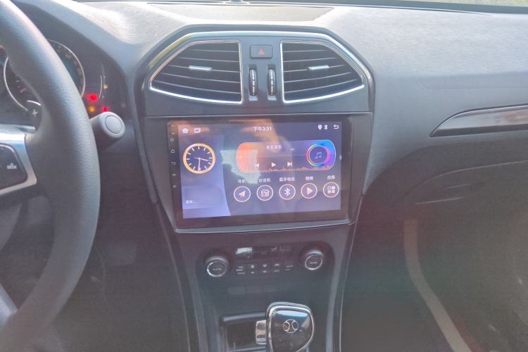 Used BAIC Senova D70 2018 Performance Version 1.8T Comfort Version Audio And AC Panel