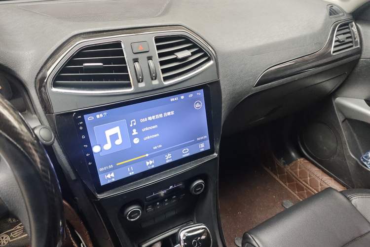 Used BAIC Senova D70 2018 Performance Version 1.8T Comfort Version Audio And AC Panel