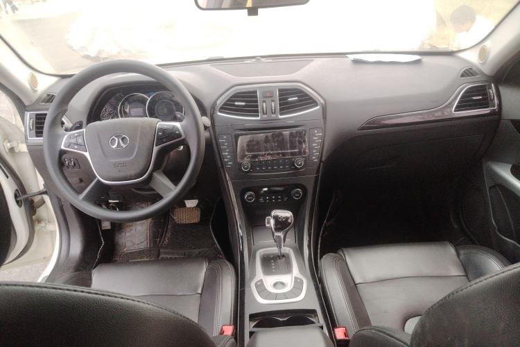 Used BAIC Senova D70 2018 Performance Version 1.8T Comfort Version Center Console