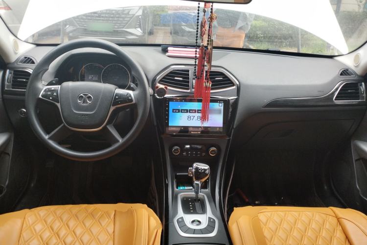 Used BAIC Senova D70 2018 Performance Version 1.8T Comfort Version Center Console