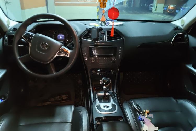 Used BAIC Senova D70 2018 Performance Version 1.8T Comfort Version Center Console