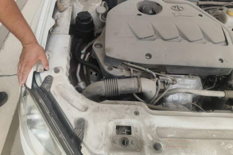 Used BAIC Senova D70 2018 Performance Version 1.8T Comfort Version Engine Bay Right