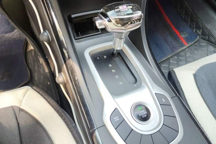 Used BAIC Senova D70 2018 Performance Version 1.8T Comfort Version Gear Lever