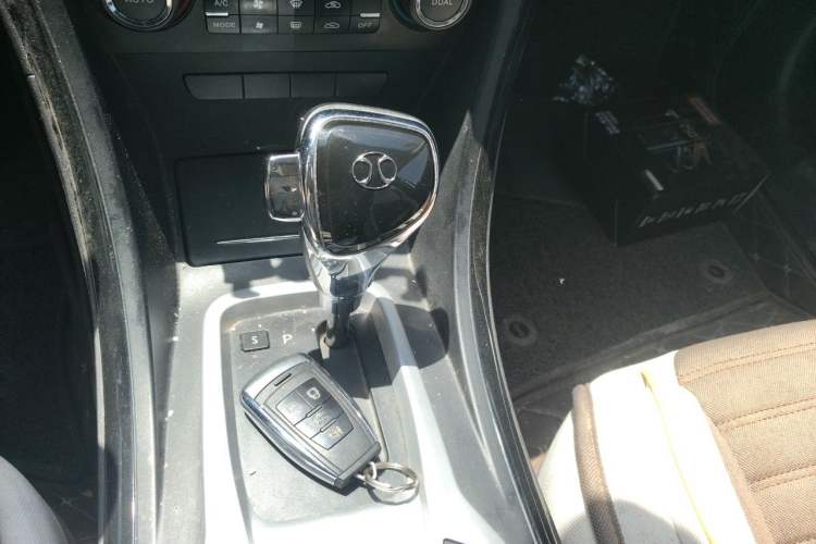 Used BAIC Senova D70 2018 Performance Version 1.8T Comfort Version Gear Lever