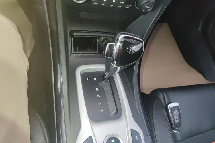 Used BAIC Senova D70 2018 Performance Version 1.8T Comfort Version Gear Lever
