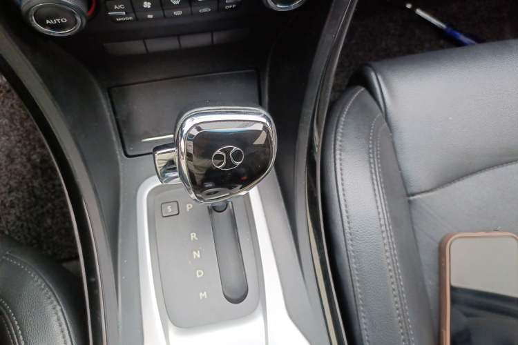 Used BAIC Senova D70 2018 Performance Version 1.8T Comfort Version Gear Lever