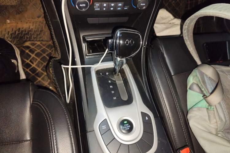 Used BAIC Senova D70 2018 Performance Version 1.8T Comfort Version Gear Lever