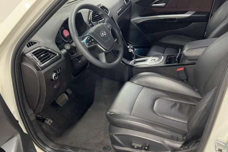 Used BAIC Senova D70 2018 Performance Version 1.8T Comfort Version Interior 2