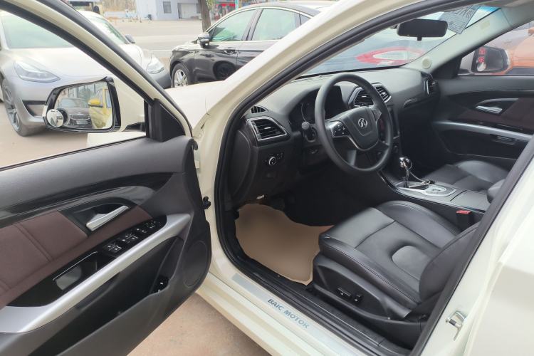 Used BAIC Senova D70 2018 Performance Version 1.8T Comfort Version Interior 3