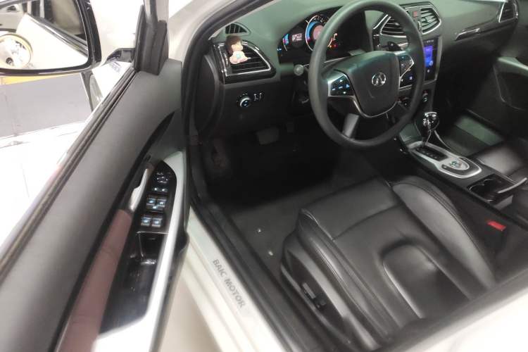 Used BAIC Senova D70 2018 Performance Version 1.8T Comfort Version Interior 3