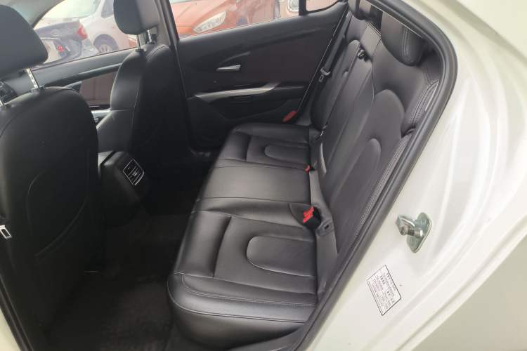 Used BAIC Senova D70 2018 Performance Version 1.8T Comfort Version Interior 4