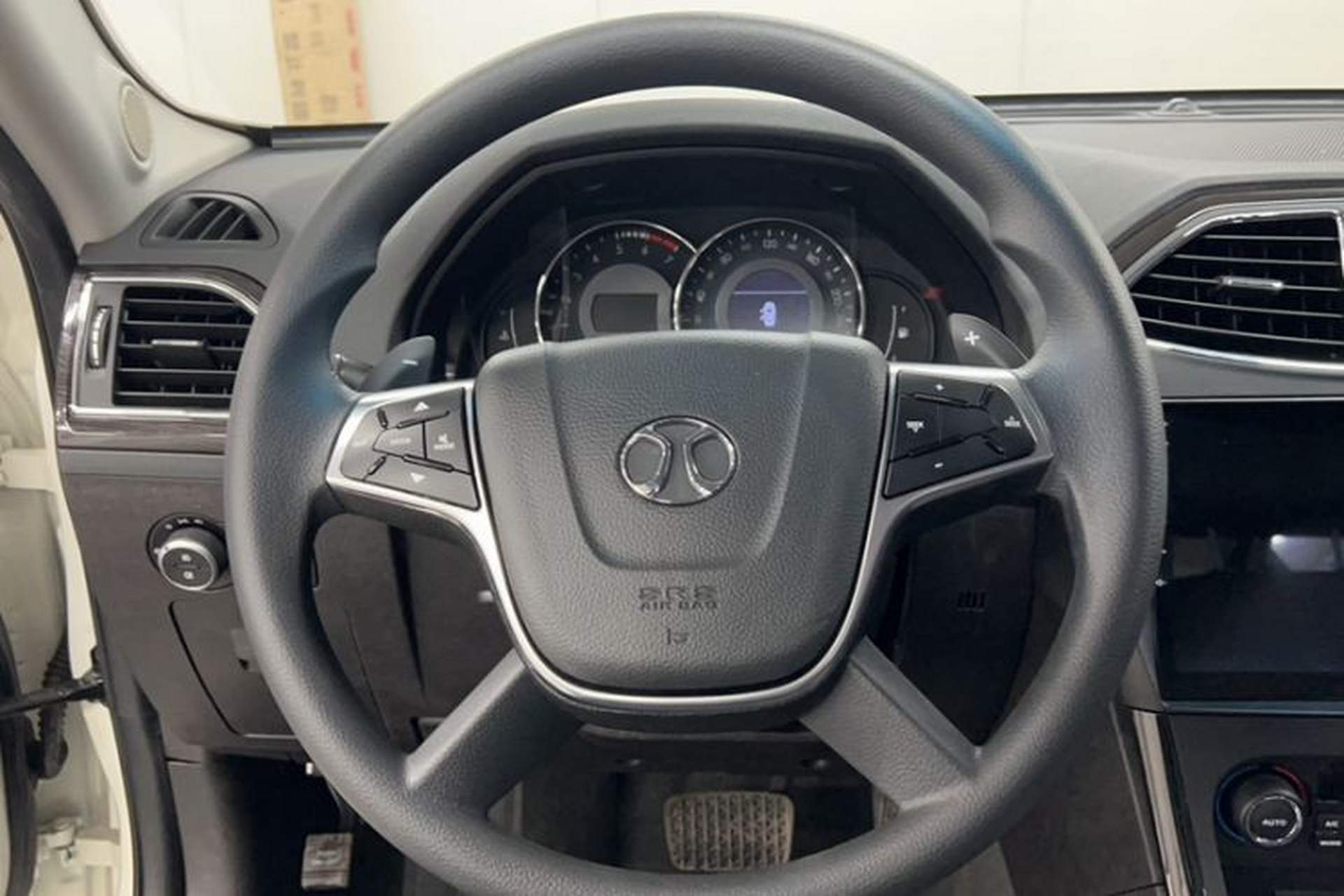 Used BAIC Senova D70 2018 Performance Version 1.8T Comfort Version Interior 6