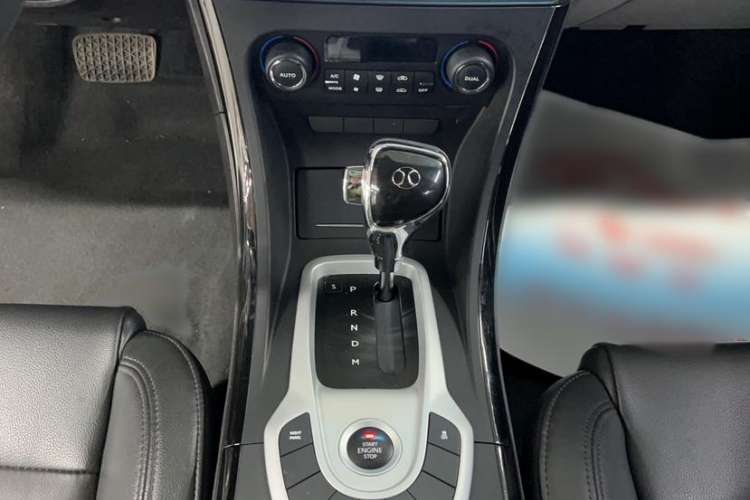 Used BAIC Senova D70 2018 Performance Version 1.8T Comfort Version Interior 8