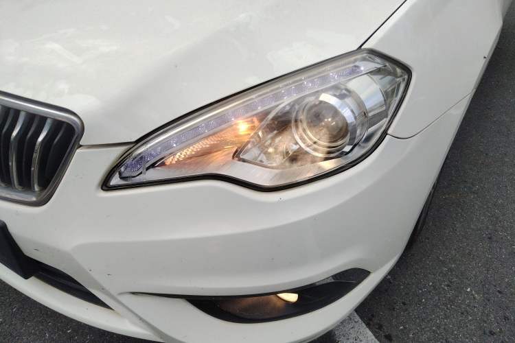 Used BAIC Senova D70 2018 Performance Version 1.8T Comfort Version Left Front Headlight