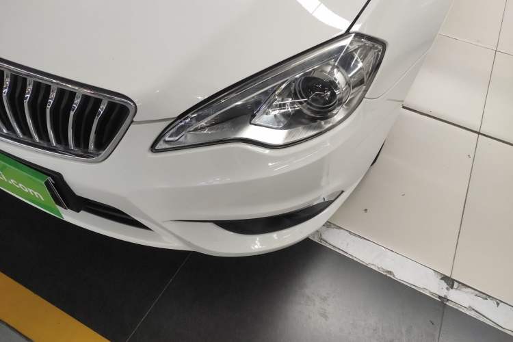 Used BAIC Senova D70 2018 Performance Version 1.8T Comfort Version Left Front Headlight