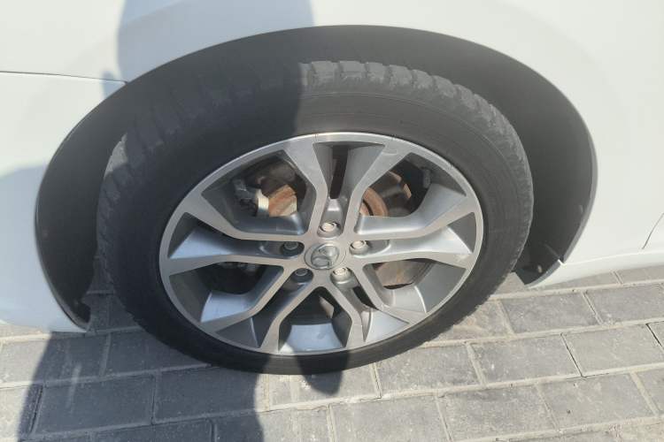 Used BAIC Senova D70 2018 Performance Version 1.8T Comfort Version Left Front Wheel Hub