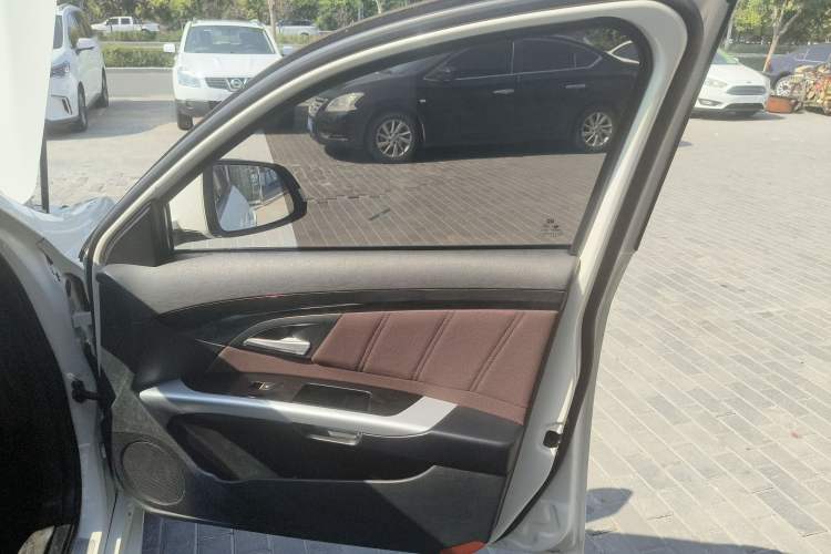 Used BAIC Senova D70 2018 Performance Version 1.8T Comfort Version Right Front Door Interior