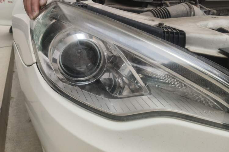 Used BAIC Senova D70 2018 Performance Version 1.8T Comfort Version Right Front Headlight
